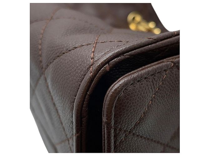 Borsa a tracolla Chanel in pelle di vitello granulata marrone - vista 7