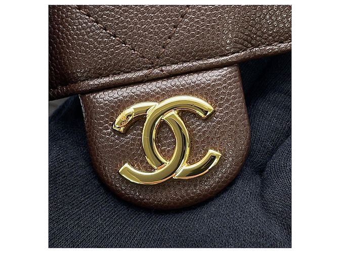 Borsa a tracolla Chanel in pelle di vitello granulata marrone - vista 9