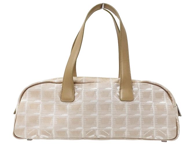 Borsa a mano Chanel in nylon rosa - vista 2