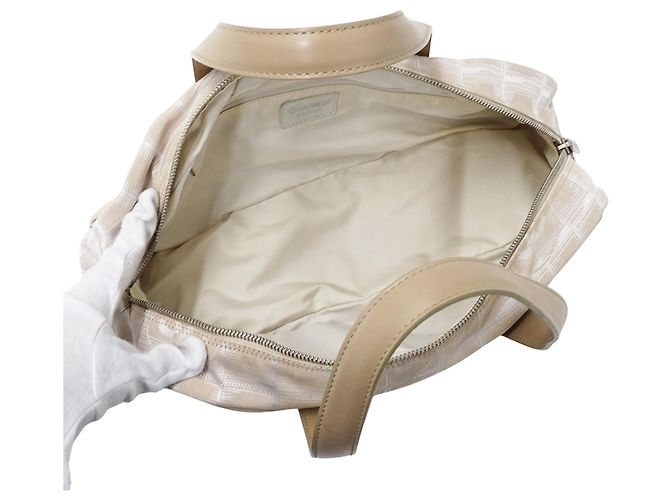 Borsa a mano Chanel in nylon rosa - vista 5