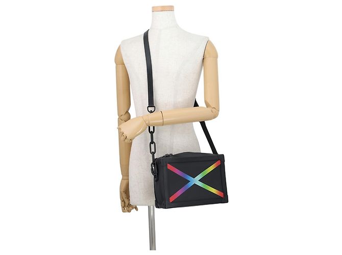 Borsa a tracolla Louis Vuitton Taiga Soft Trunk - vista 4