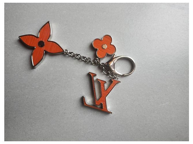 Louis Vuitton Portachiavi Charm in Pelle Arancione - vista 3