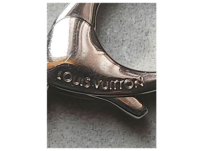 Louis Vuitton Portachiavi Charm in Pelle Arancione - vista 4