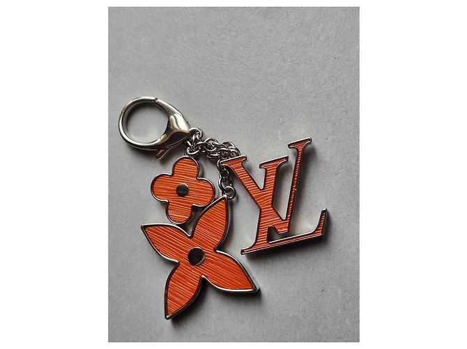 Louis Vuitton Portachiavi Charm in Pelle Arancione - vista 6