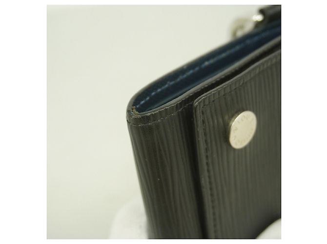 Louis Vuitton Noir Tri-fold Wallet - view 7