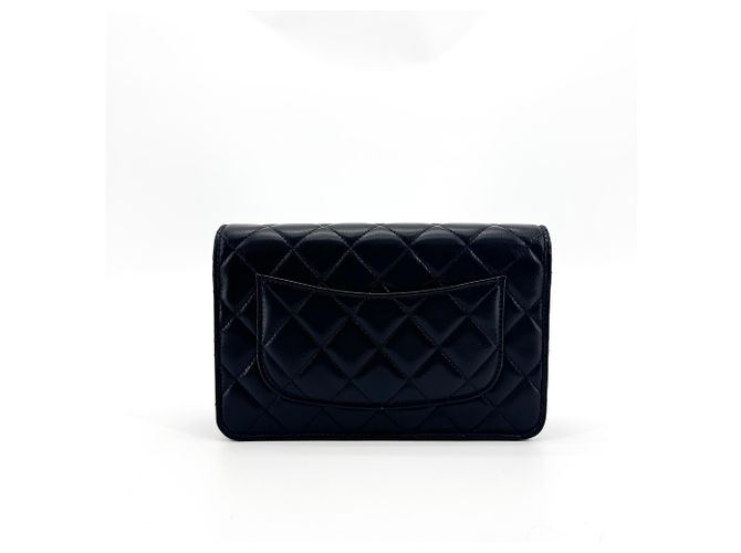Chanel Pearl Crush Wallet on Chain in pelle d'agnello matelassé - vista 2