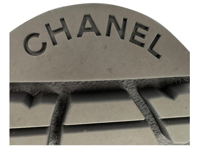 Stivaletti combat stringati Chanel CC in pelle grigia - vista 14