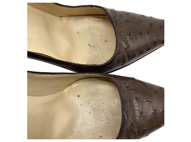 Décolleté a punta Jimmy Choo in pelle di struzzo marrone - vista 11