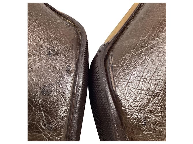 Décolleté a punta Jimmy Choo in pelle di struzzo marrone - vista 7