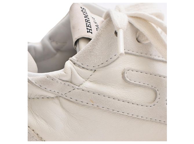 Baskets Hermès Jet en daim blanc - vue 16