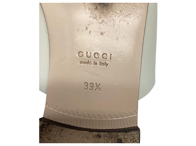 Sandali thong Gucci Interlocking G Cut-Out in pelle bianca - vista 9