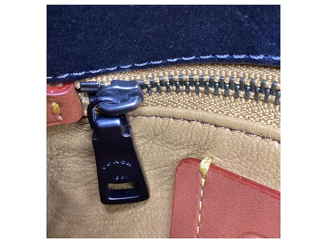 Borsa a tracolla Coach 1941 Saddle 23 in pelle blu navy - vista 6