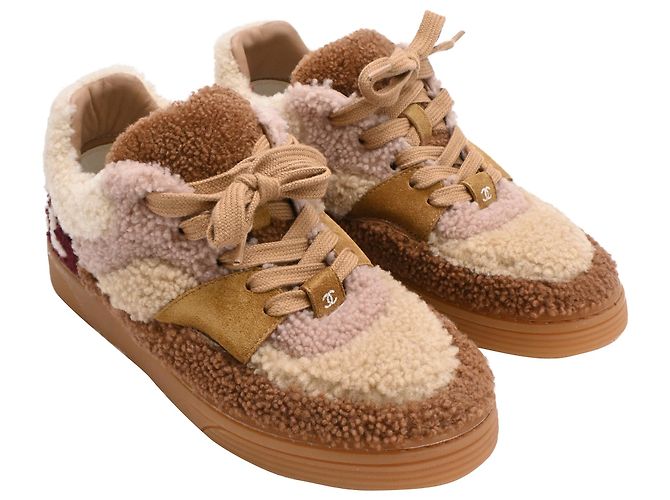 Sneaker alte Chanel in shearling in pelle d'agnello marrone - vista 4