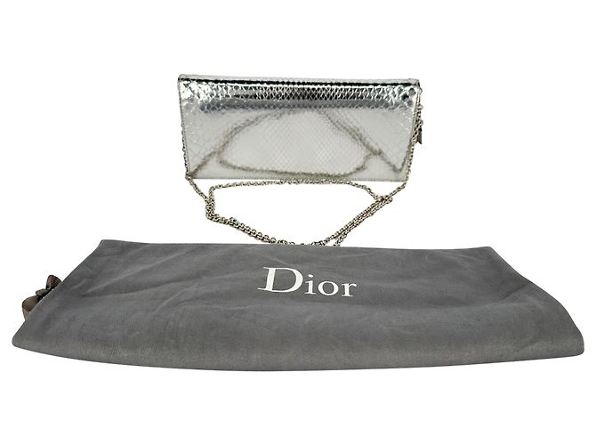 Christian Dior Python Flap Long Chain Clutch aus silbernem Leder - Ansicht 3