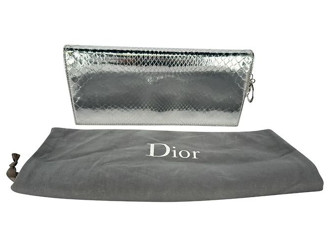 Christian Dior Python Flap Long Chain Clutch aus silbernem Leder - Ansicht 5