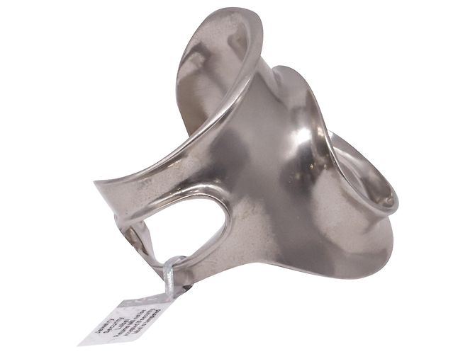 Salvatore Ferragamo Bracciale rigido Ferragamo Small Sculptural Cutout in ottone argentato - vista 2