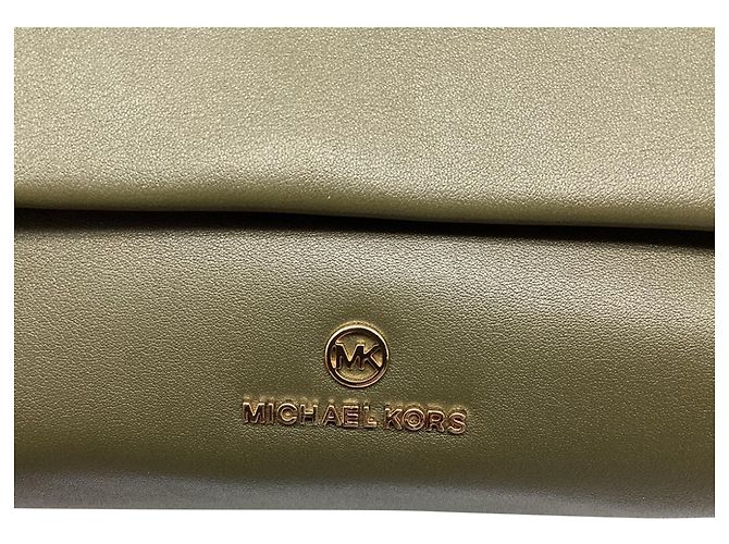 Borsa a tracolla piccola con patta Michael Kors con perle in pelle Olive - vista 12
