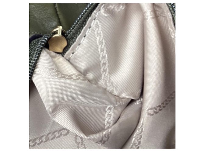 Borsa a tracolla piccola con patta Michael Kors con perle in pelle Olive - vista 7