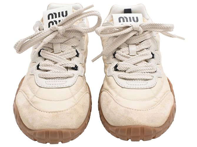 Sneakers Miu Miu Tyre Technical in camoscio avorio - vista 2