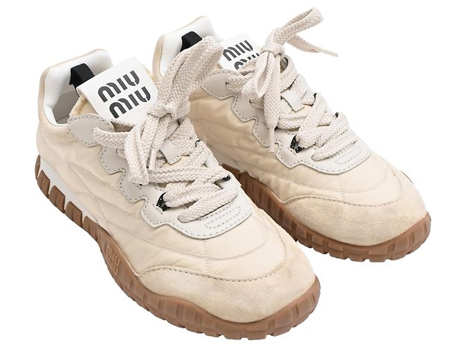 Sneakers Miu Miu Tyre Technical in camoscio avorio - vista 4