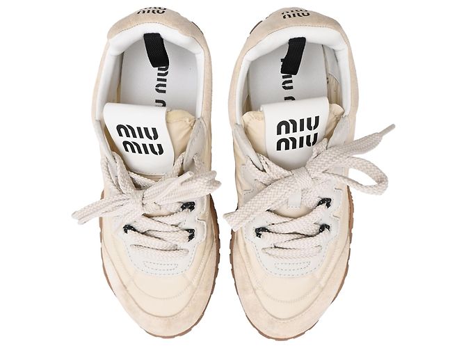 Sneakers Miu Miu Tyre Technical in camoscio avorio - vista 5