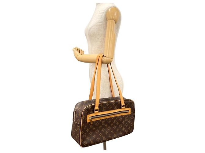 Cité Borsa a tracolla Louis Vuitton Cite GM Monogram - vista 2