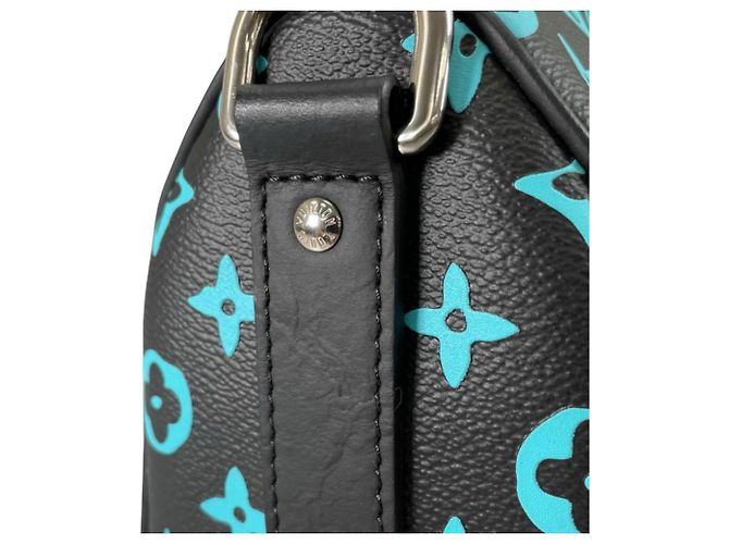 Louis Vuitton Keepall 25 Bandoulière Monogram Playground Shoulder Bag - vista 11