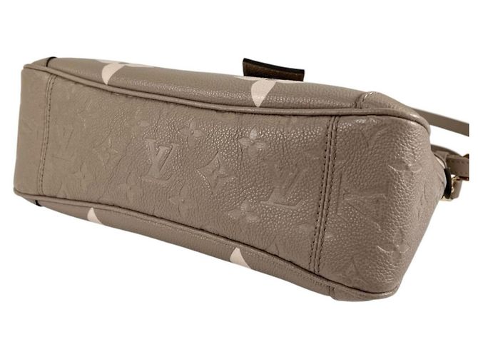 Borsa a tracolla Louis Vuitton Trianon PM Bicolor Monogram Empreinte - vista 6