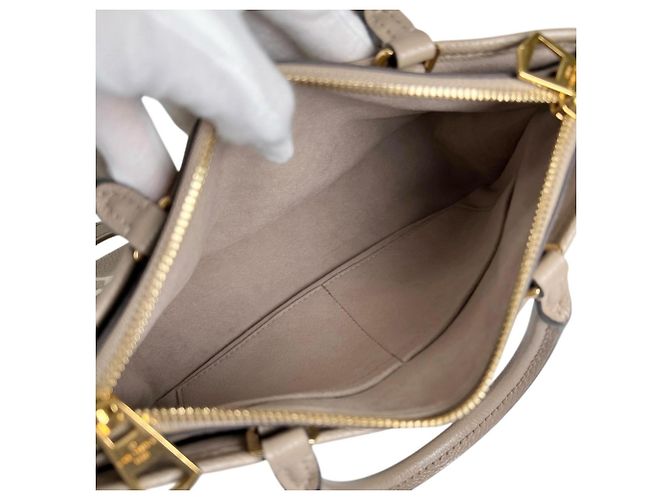 Borsa a tracolla Louis Vuitton Trianon PM Bicolor Monogram Empreinte - vista 8