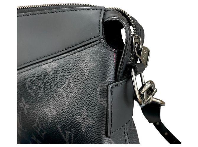 Borsa a tracolla Louis Vuitton Explorer Monogram Eclipse - vista 14