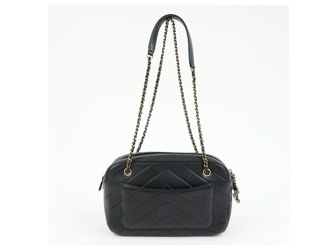 Chanel Camera Chevron Lambskin Medium - vista 3