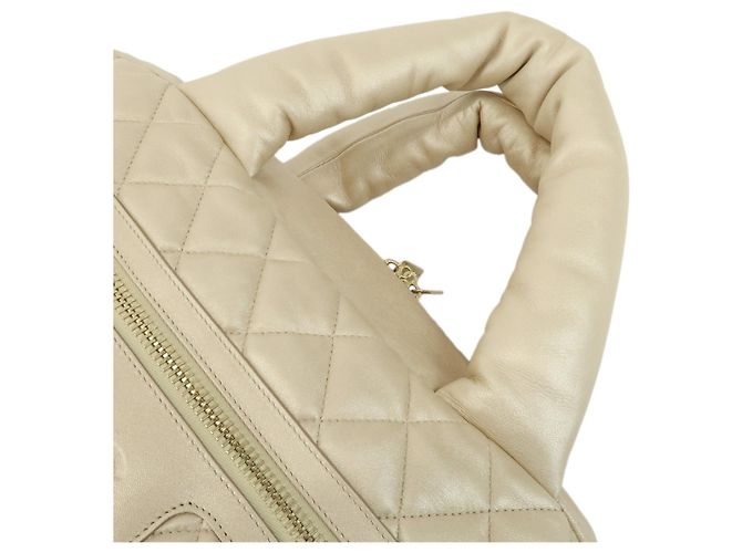 Chanel Coco Cocoon Bowling Quilted Lambskin Medium - vista 5