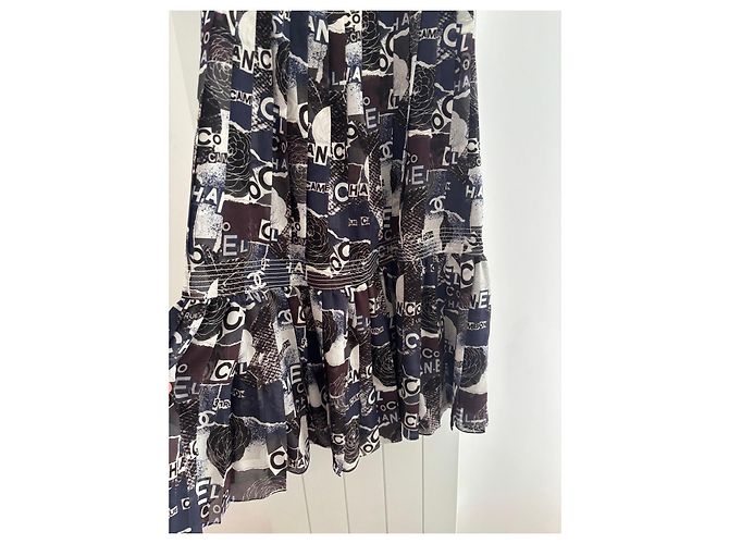 Sommerkleid mit Chanel-Logo-Print - Ansicht 3