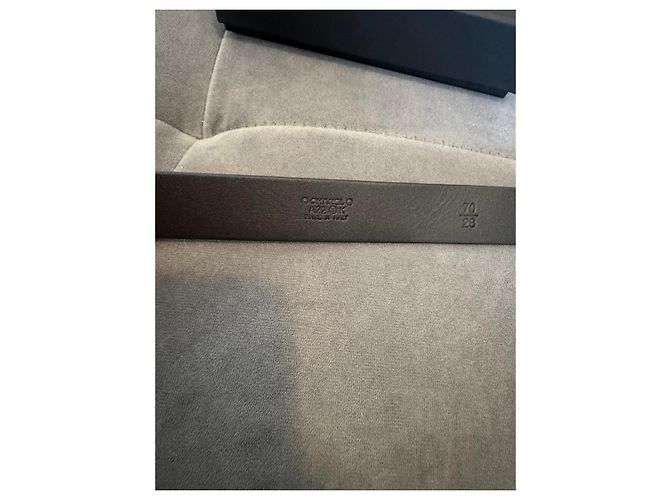 Cintura Chanel in pelle nera con logo CC dorato e catena - vista 3