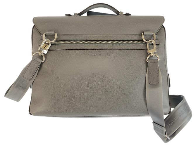 Borsa Business Louis Vuitton Taiga Vasili GM - vista 2