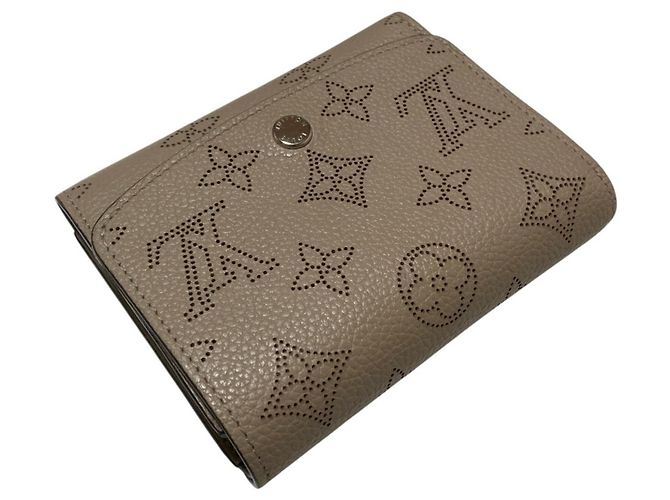 Louis Vuitton Mahina Portefeuille Iris Compact Wallet - vista 3