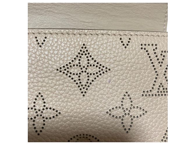 Louis Vuitton Mahina Portefeuille Iris Compact Wallet - vista 7