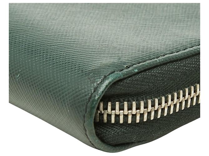 Cartera larga Prada de piel Saffiano verde oscuro - vista 4