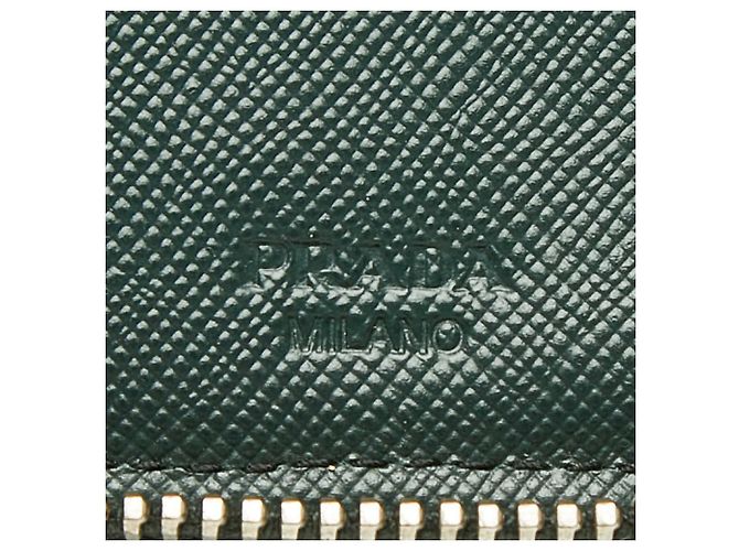 Cartera larga Prada de piel Saffiano verde oscuro - vista 6