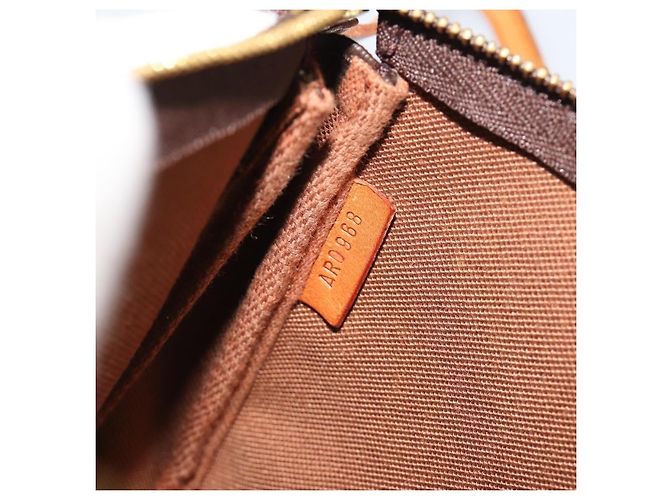 Louis Vuitton Pochette Accessoires NM Monogram Canvas - vista 7