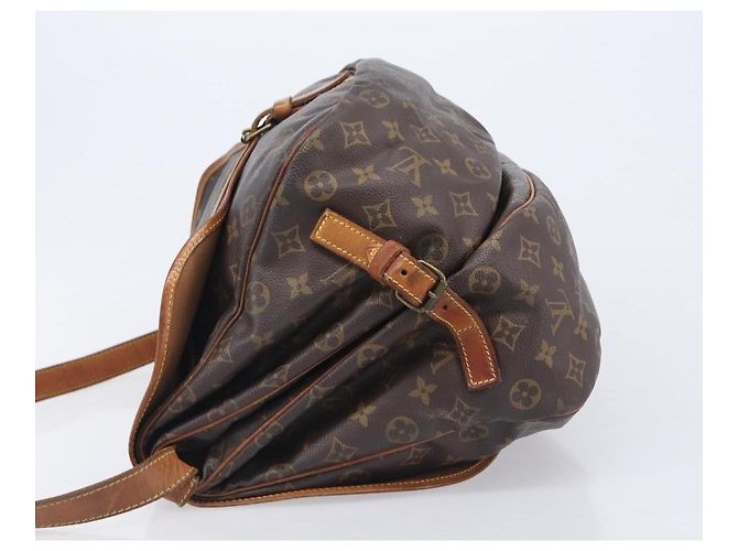 Louis Vuitton Saumur Monogram Canvas 35 - vista 4