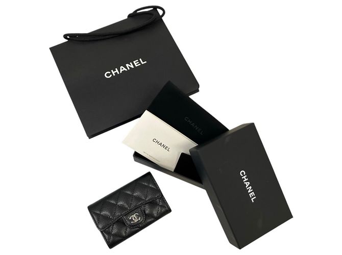 Tarjetero Chanel de piel de becerro granulada negra - vista 9