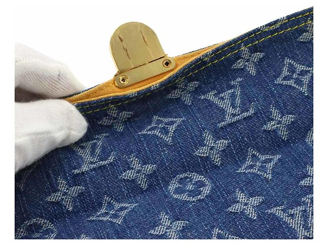 Louis Vuitton Monogram Denim Pochette - vista 8