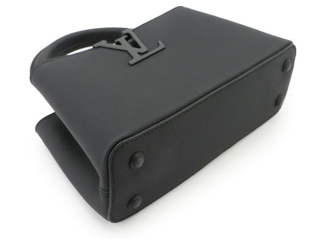 Borsa Louis Vuitton Capucines EW MINI - vista 5