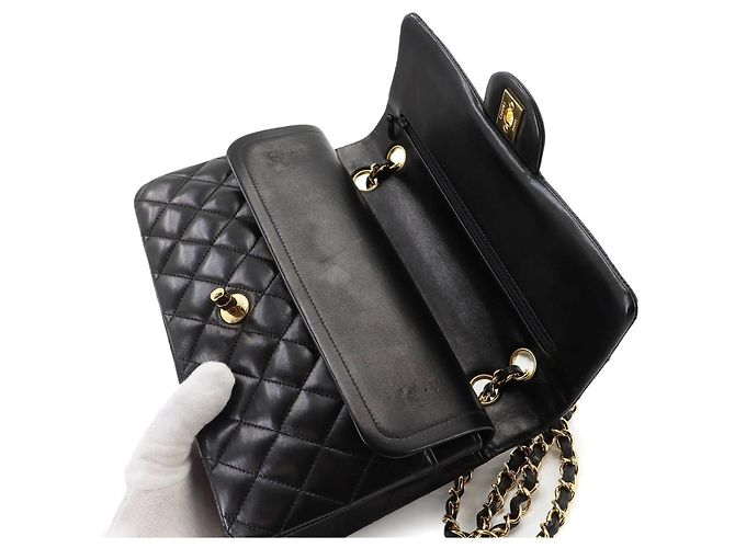 Borsa a tracolla con catena Chanel Matelasse 25 - vista 9