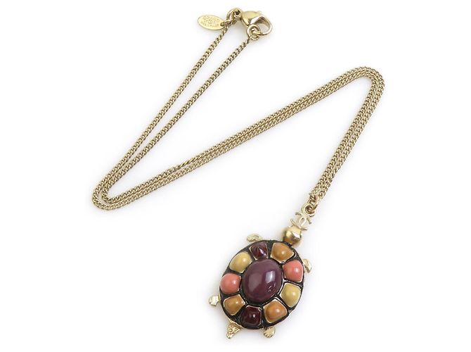 Collana Chanel Coco Mark design a tartaruga - vista 2