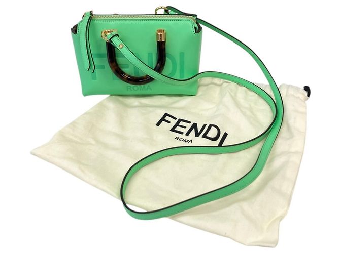 FENDI By The Way Mini Schultertasche mit Schildpatt-Griff - Ansicht 14