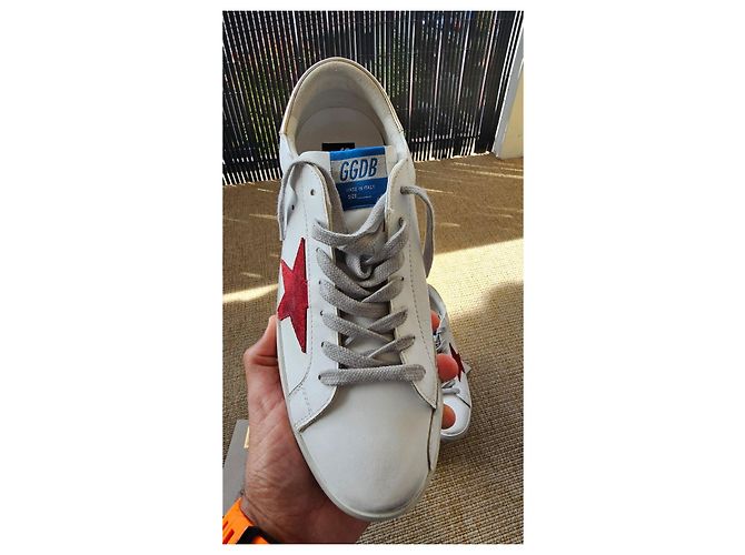 Golden Goose Sneakers Superstar Classic in pelle bianca e stella rossa - vista 11