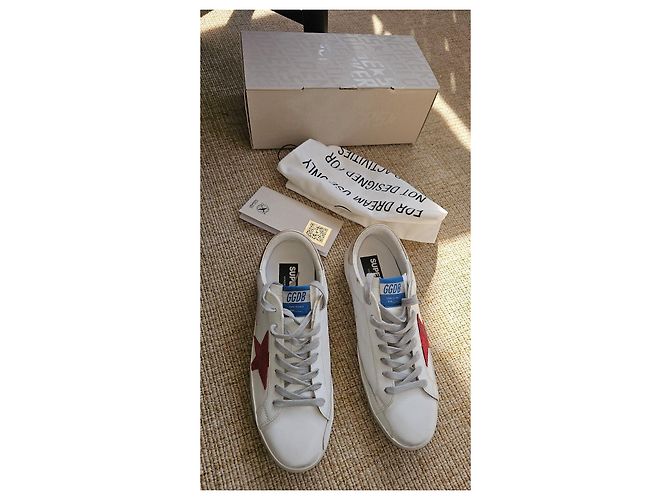 Golden Goose Sneakers Superstar Classic in pelle bianca e stella rossa - vista 4