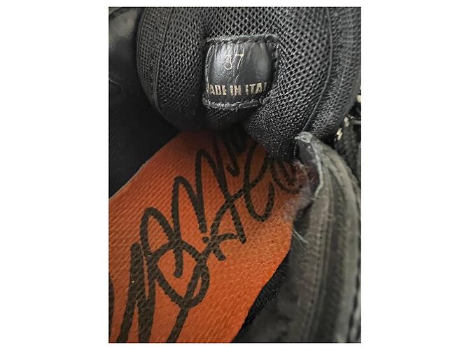 Sneakers Versace Chain Reaction in pelle nera e mesh - vista 6